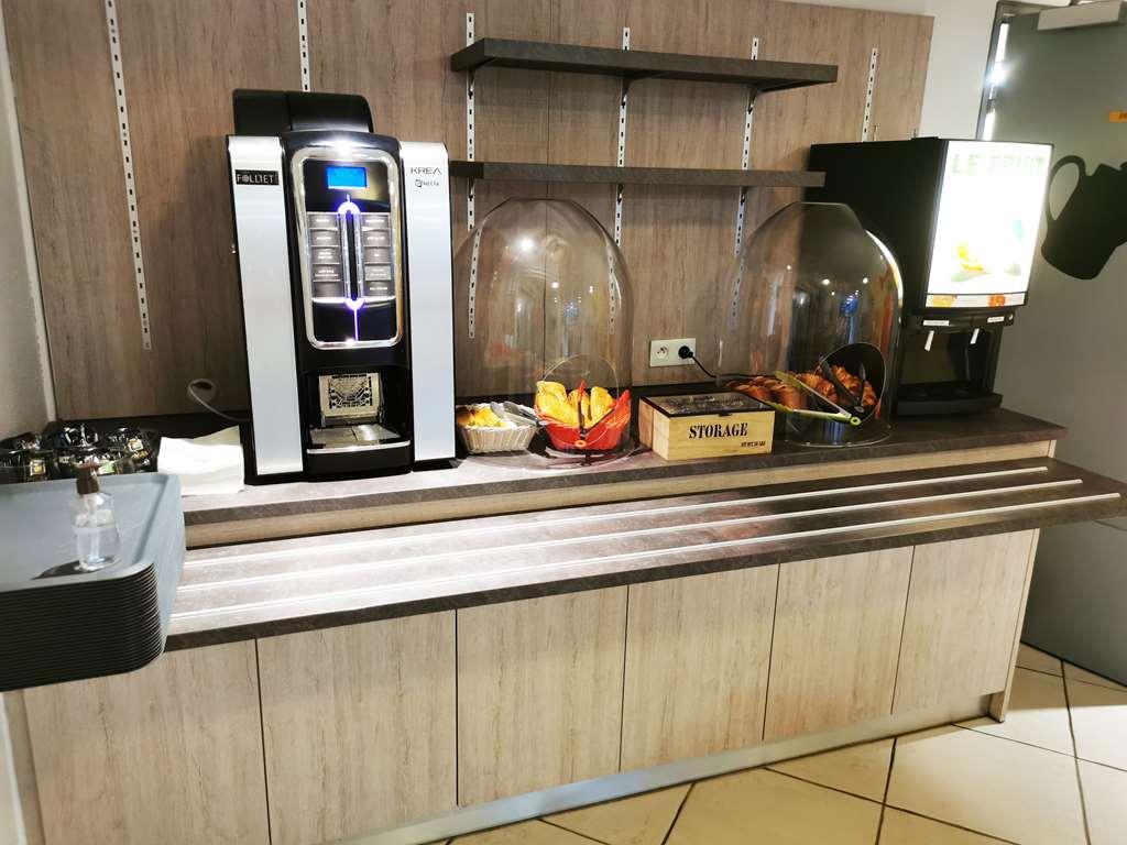 Brit Hotel Essentiel Tours Nord المطعم الصورة