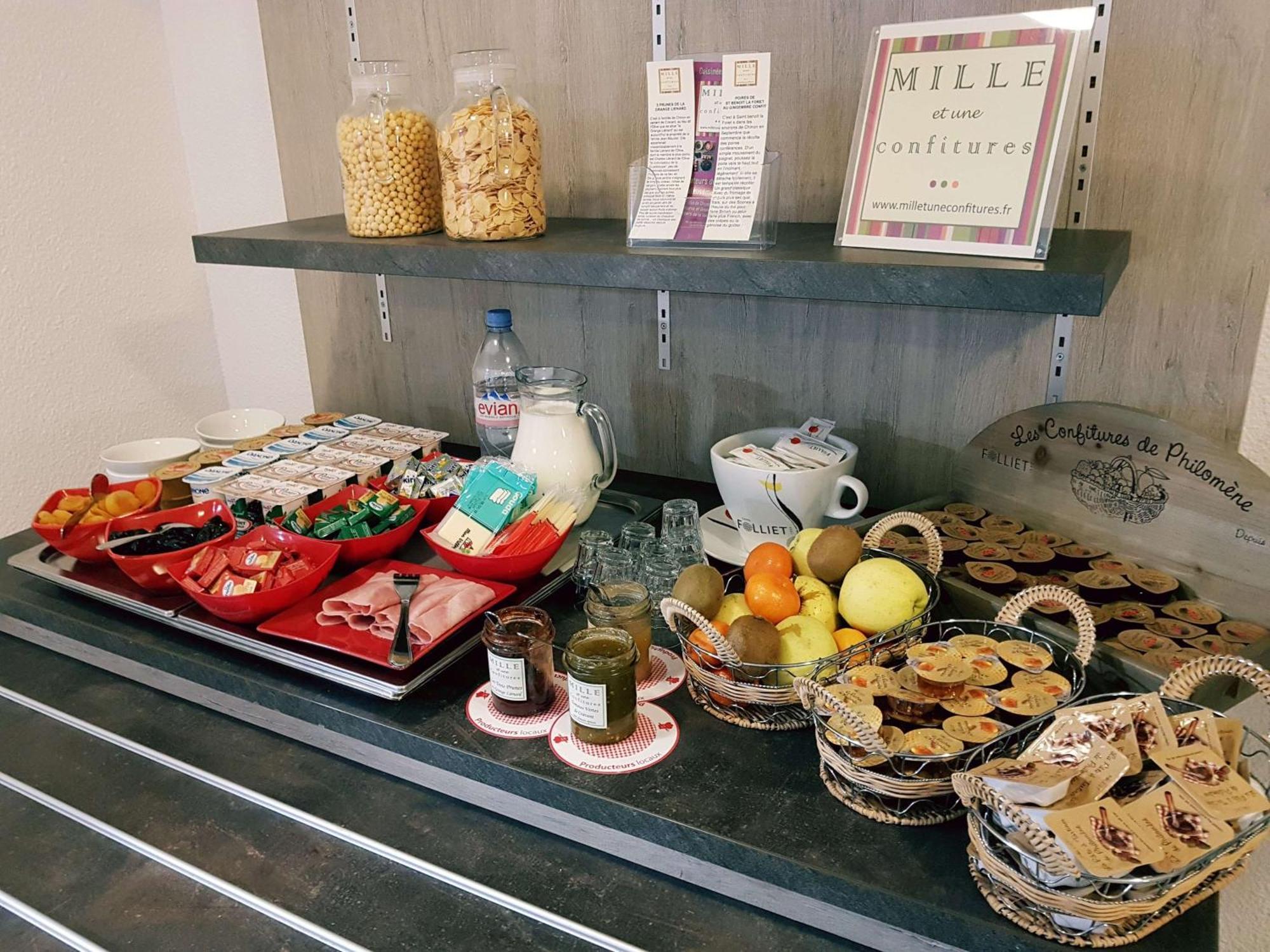 Brit Hotel Essentiel Tours Nord المظهر الخارجي الصورة