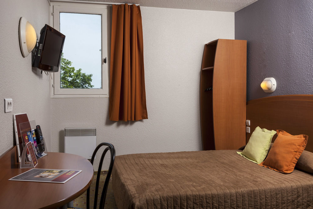 Brit Hotel Essentiel Tours Nord المظهر الخارجي الصورة